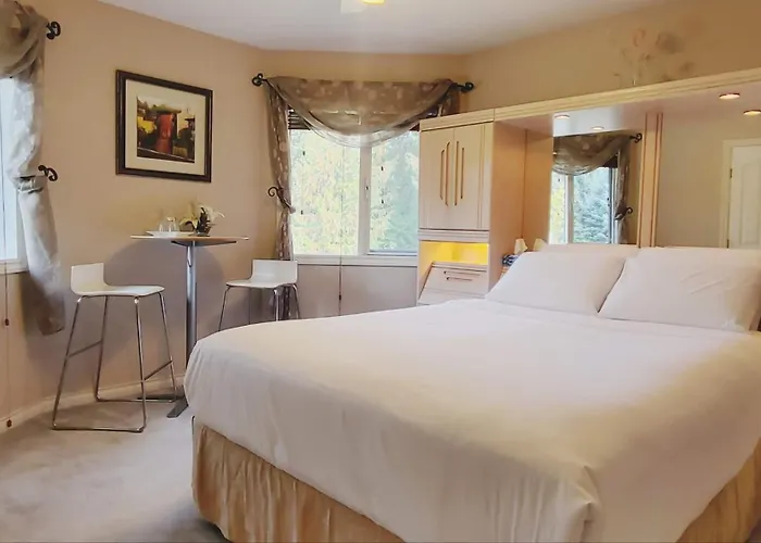 Cornerstone Bed And Breakfast